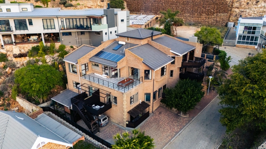 4 Bedroom Property for Sale in Linkside Western Cape